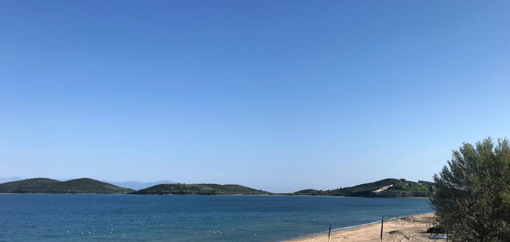Upper Deck Apt. Daire Néa Péramos Dış mekan fotoğraf