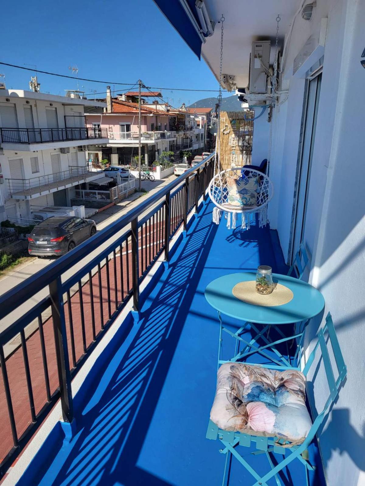 Upper Deck Apt. Daire Néa Péramos Dış mekan fotoğraf