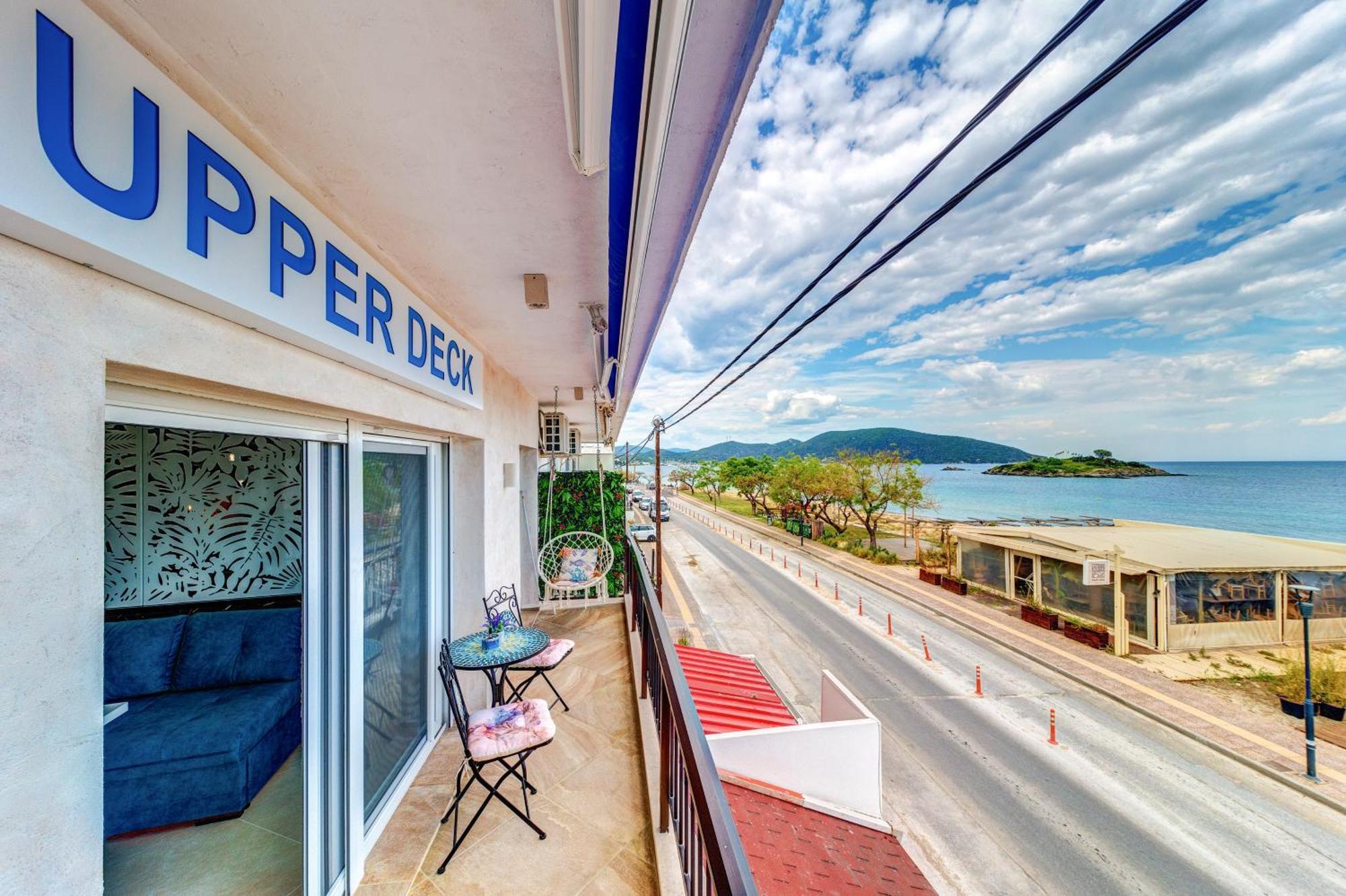 Upper Deck Apt. Daire Néa Péramos Dış mekan fotoğraf