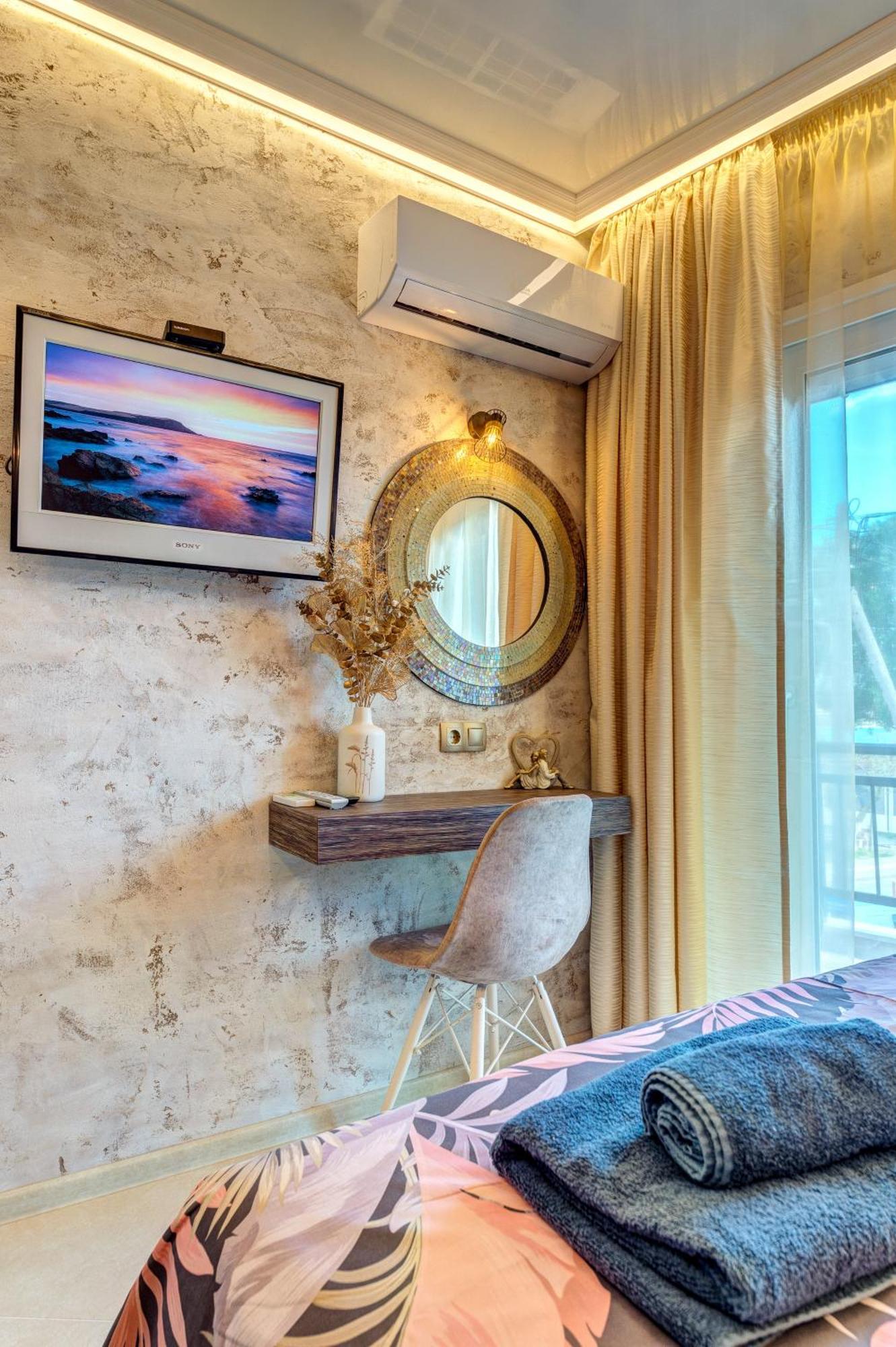Upper Deck Apt. Daire Néa Péramos Dış mekan fotoğraf