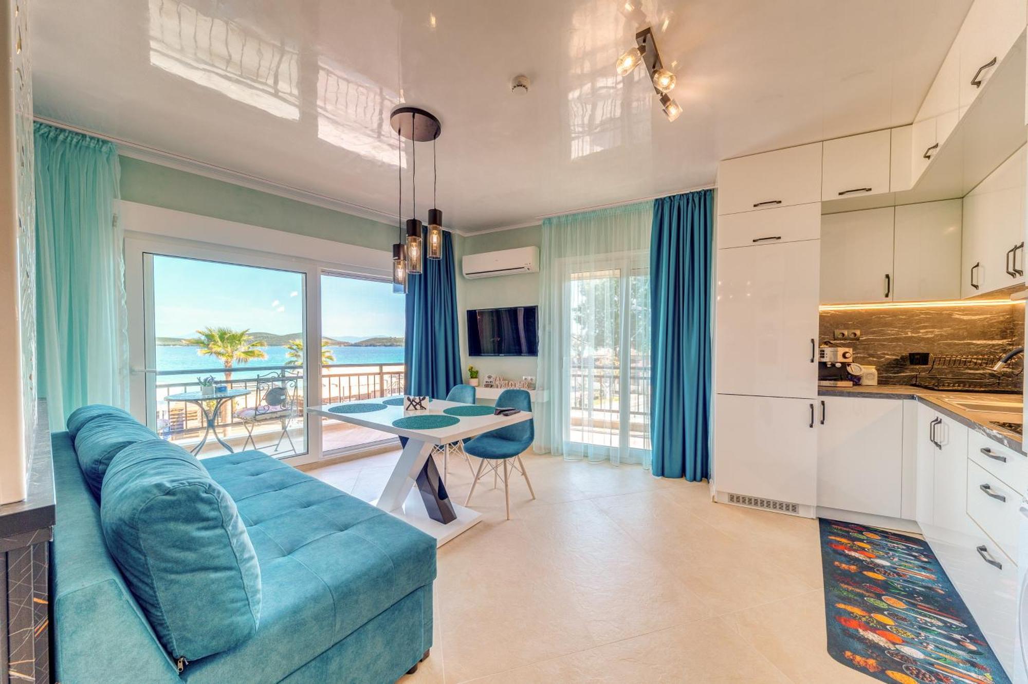 Upper Deck Apt. Daire Néa Péramos Dış mekan fotoğraf