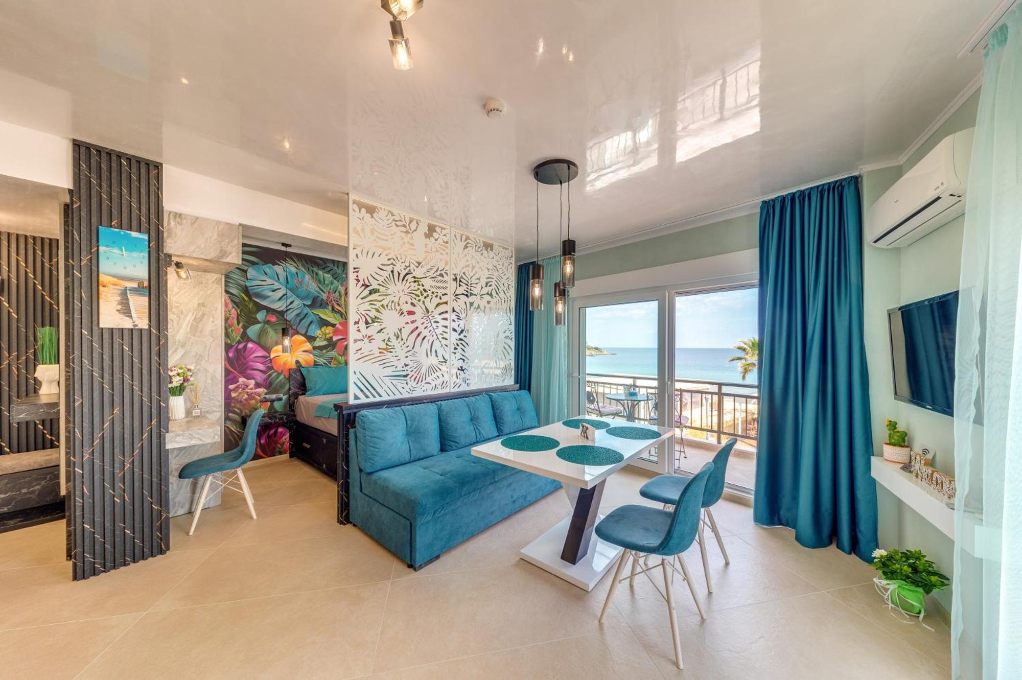 Upper Deck Apt. Daire Néa Péramos Dış mekan fotoğraf