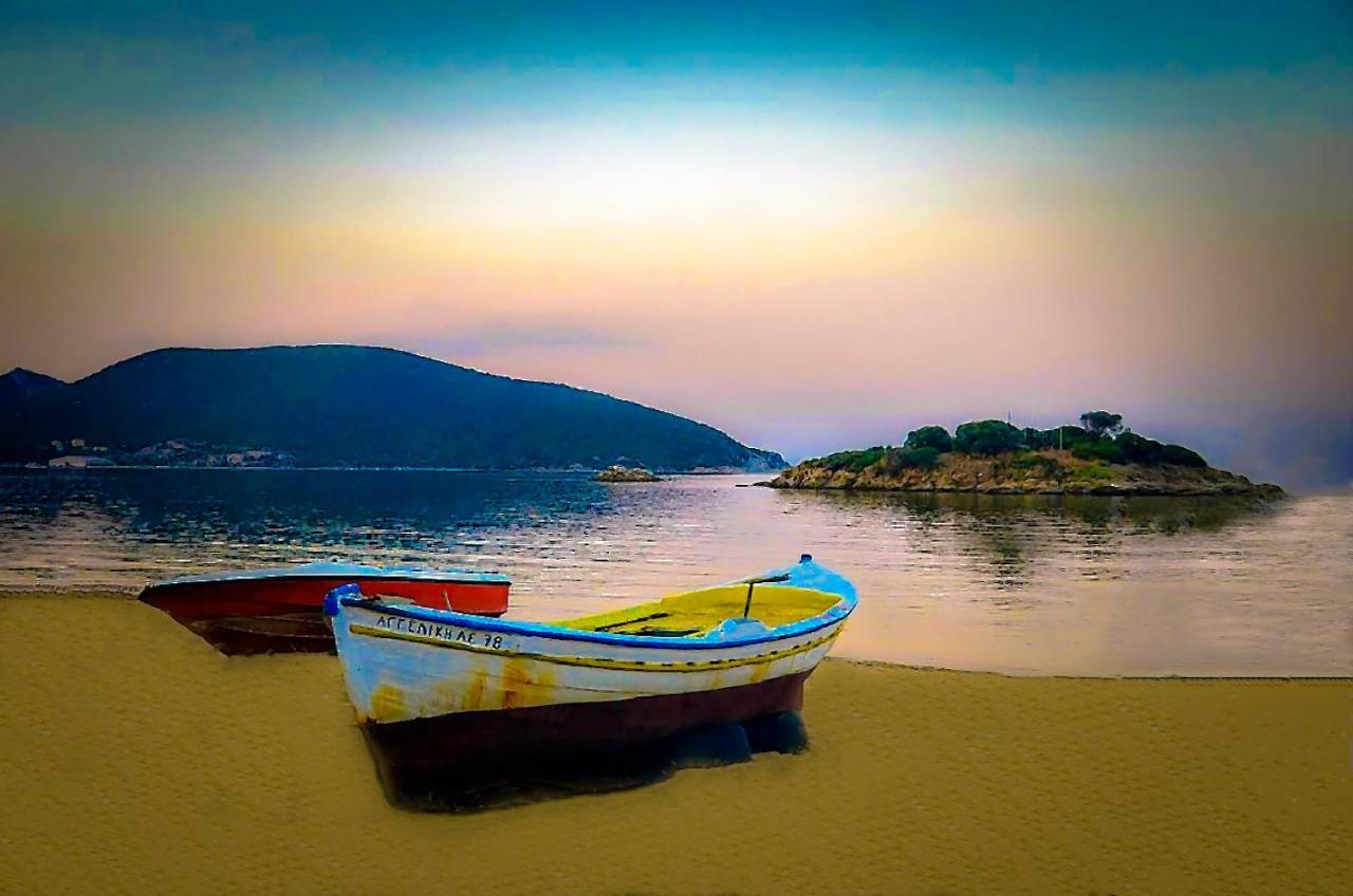 Upper Deck Apt. Daire Néa Péramos Dış mekan fotoğraf