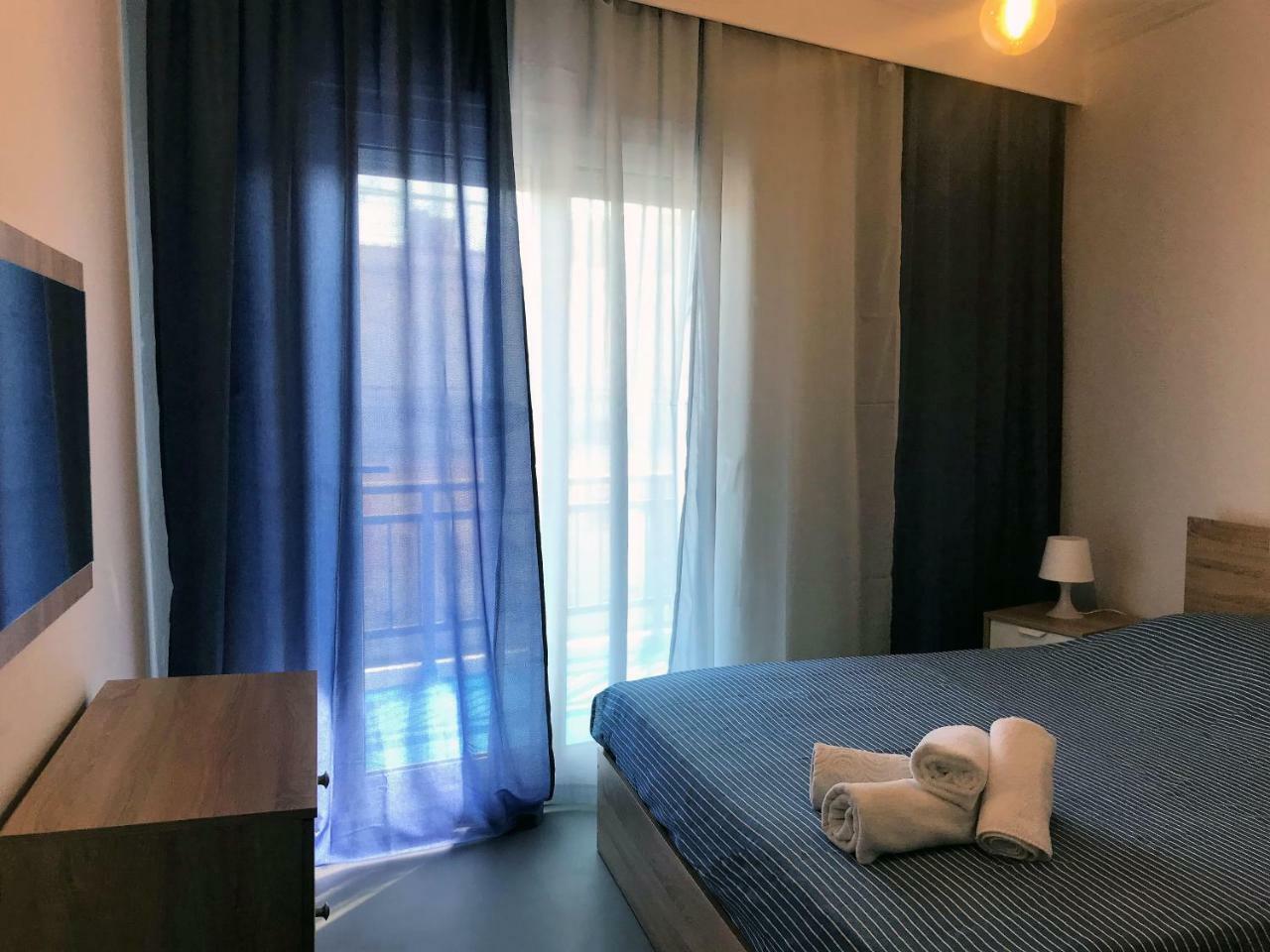 Upper Deck Apt. Daire Néa Péramos Dış mekan fotoğraf